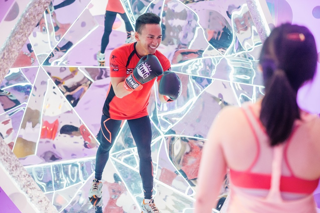 Vigorous workouts were taking place at Mandarin Gallery last weekend. [Photo credit to Colossal Photos]