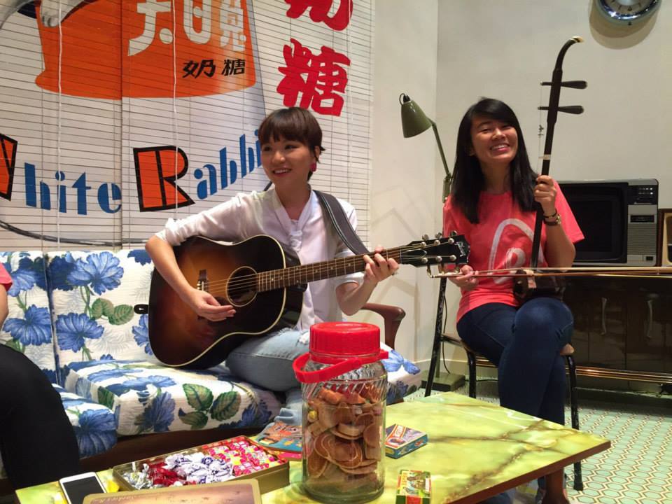 Zhi Wen jamming with singer-songwriter Ng Ling Kai.