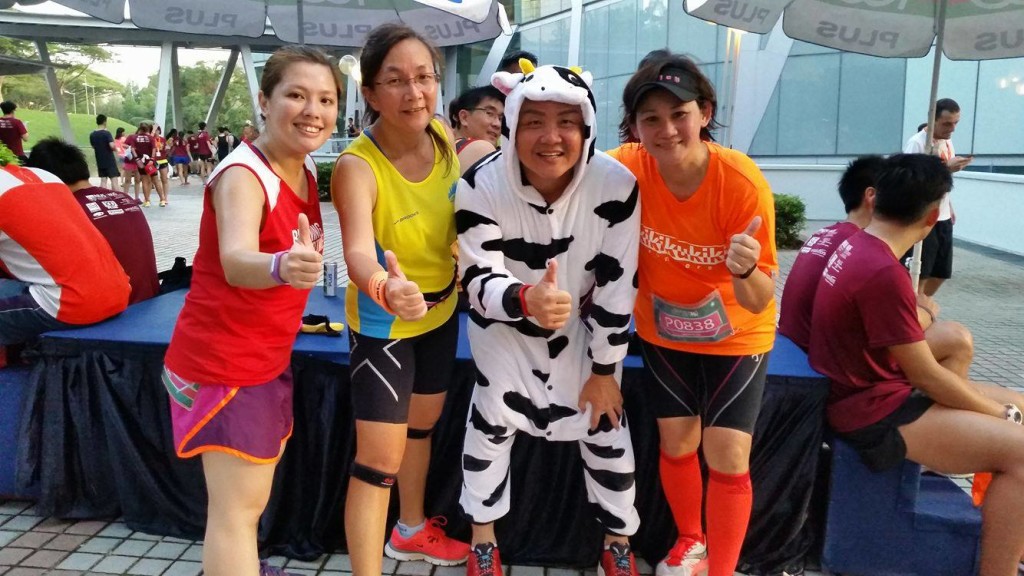 Wendy (in orange) and some of her K5 running kakis. [Photo by Wendy Lee]