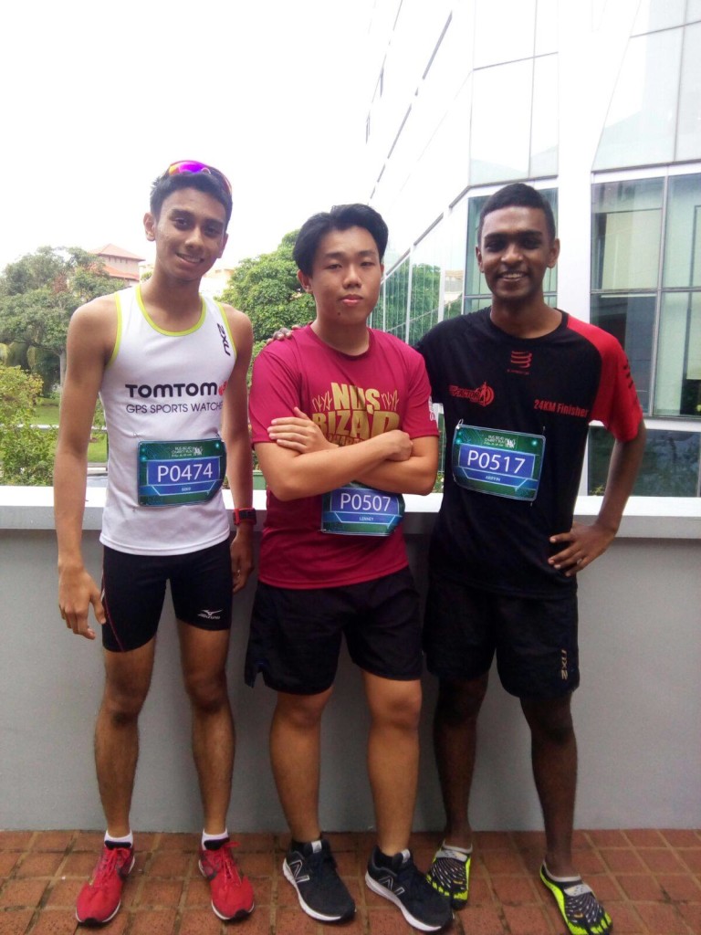 Ariffin (right) and his kakis at the race.
