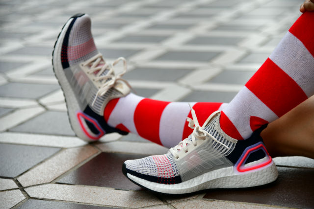 Ultraboost 19 top on foot