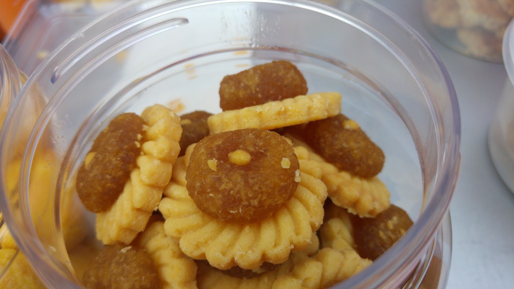 Pineapple tarts, anyone?