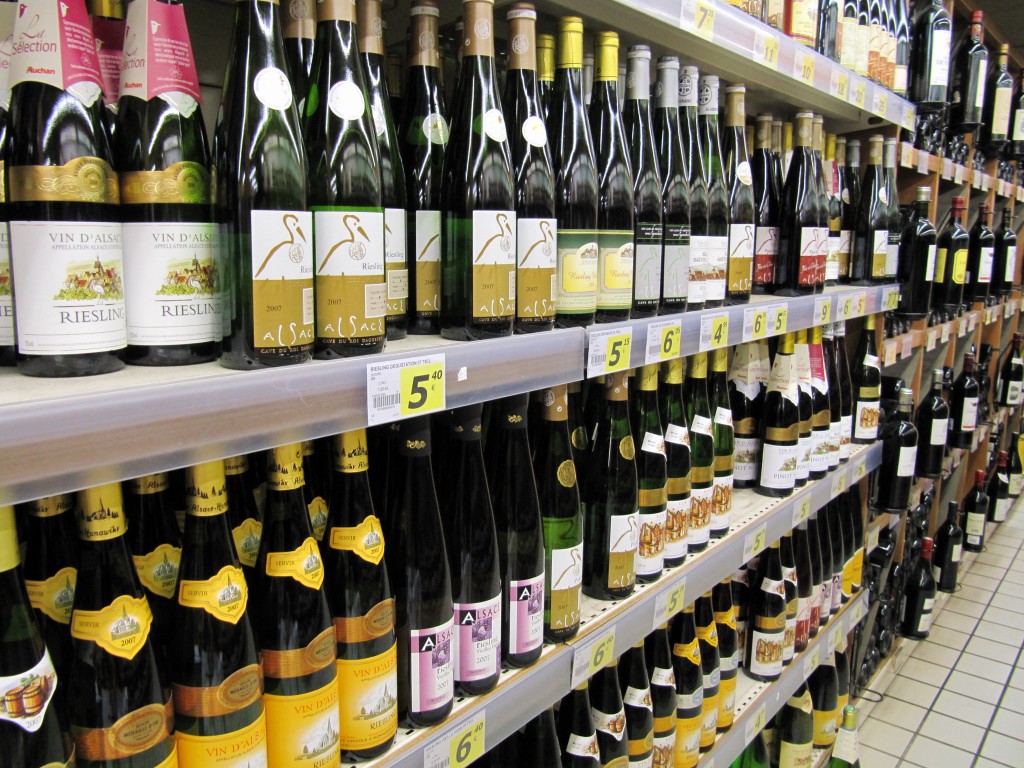 How do you decide what wines to choose at a supermarket? Photo by: commons.wikimedia.org