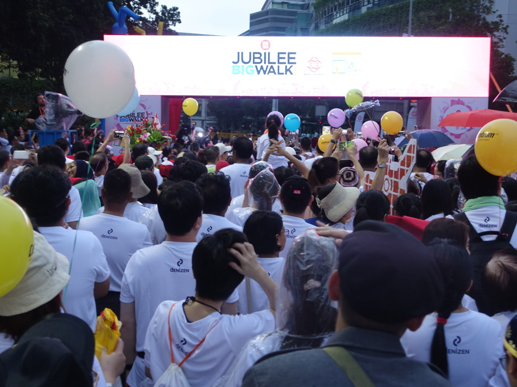 The Jubilee Big Walk took place this morning with 25,000 walkers.