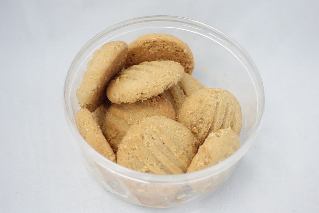 Macadamia Nut Carob Butter Cookies.