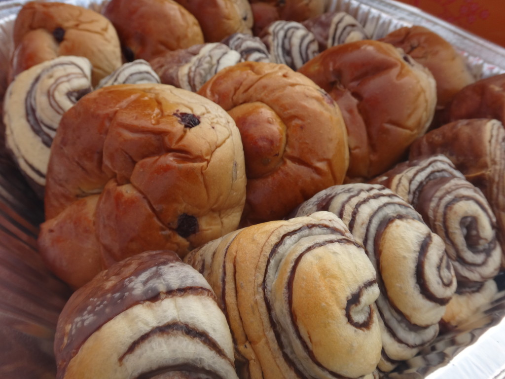 Bread rolls to replenish runners' depleted carbs.