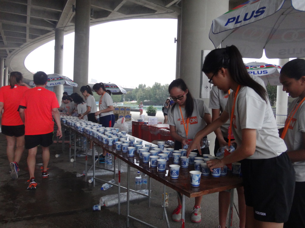 Hydration station at about 3km.