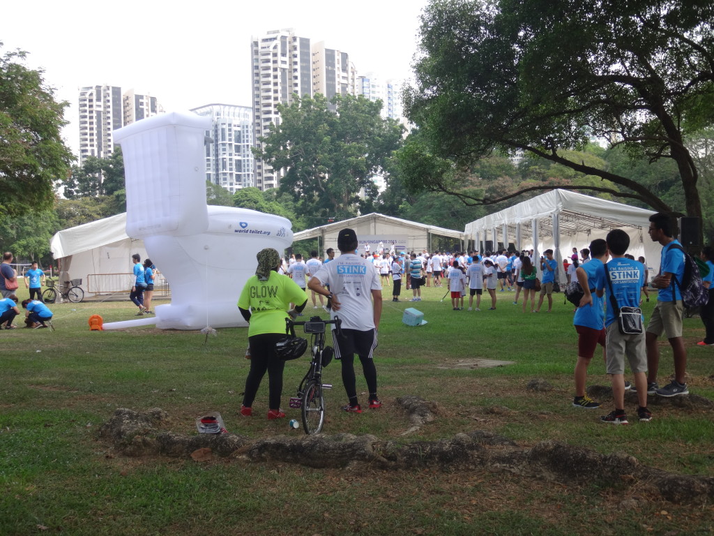 Runners at the carnival site for The Urgent Run 2015.