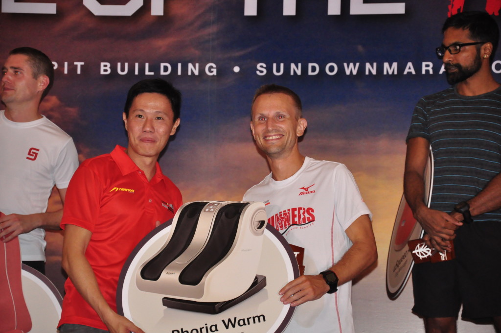 Haynes receiving his prize.