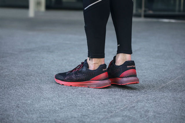 Asics deals dynaflyte pris