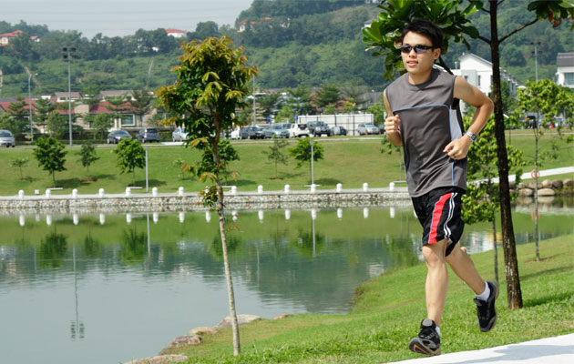 Monitor your health when you run outdoors during the haze. Photo Credit: www.healthxchange.com.sg