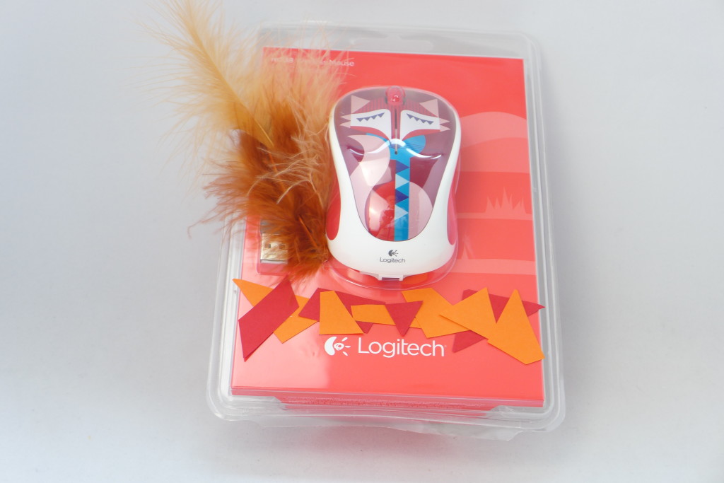 Everything about the mouse looks so cute.