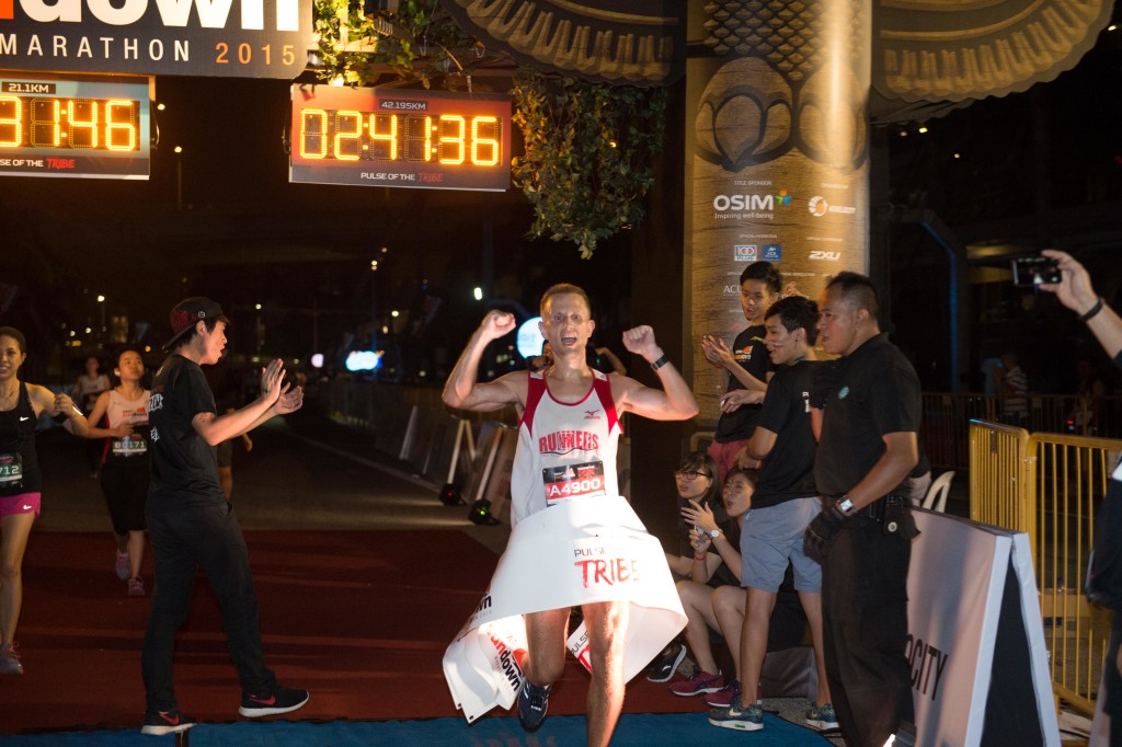 Stu advises runners not to "bank time" in the early stages of the Marathon. Photo Credit: OSIM Sundown Marathon.