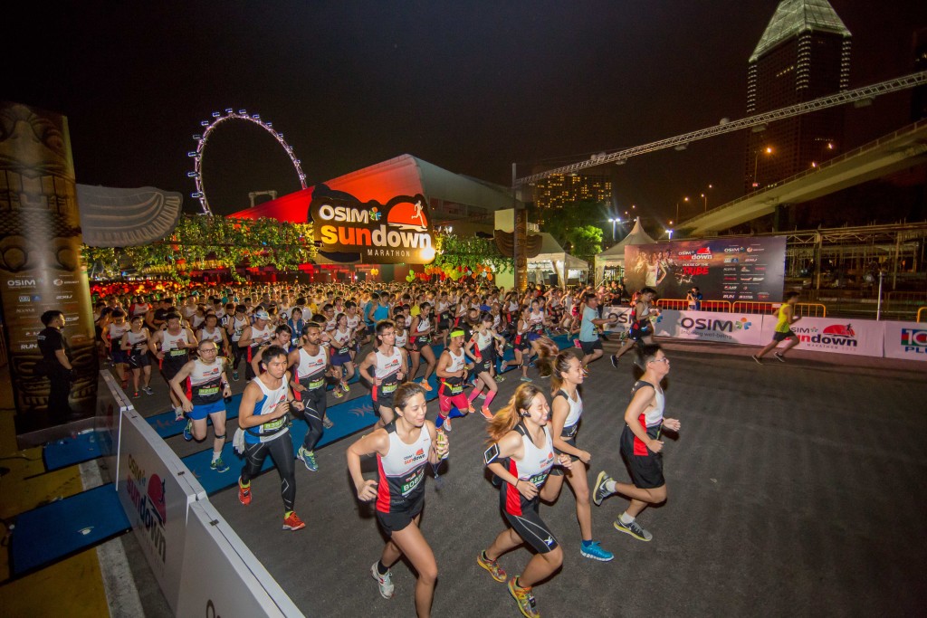 Your race strategy should be similar to that of a morning race. Photo Credit: OSIM Sundown Marathon 2015
