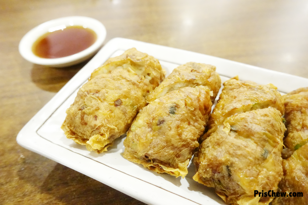 Goldleaf Prawn Rolls.