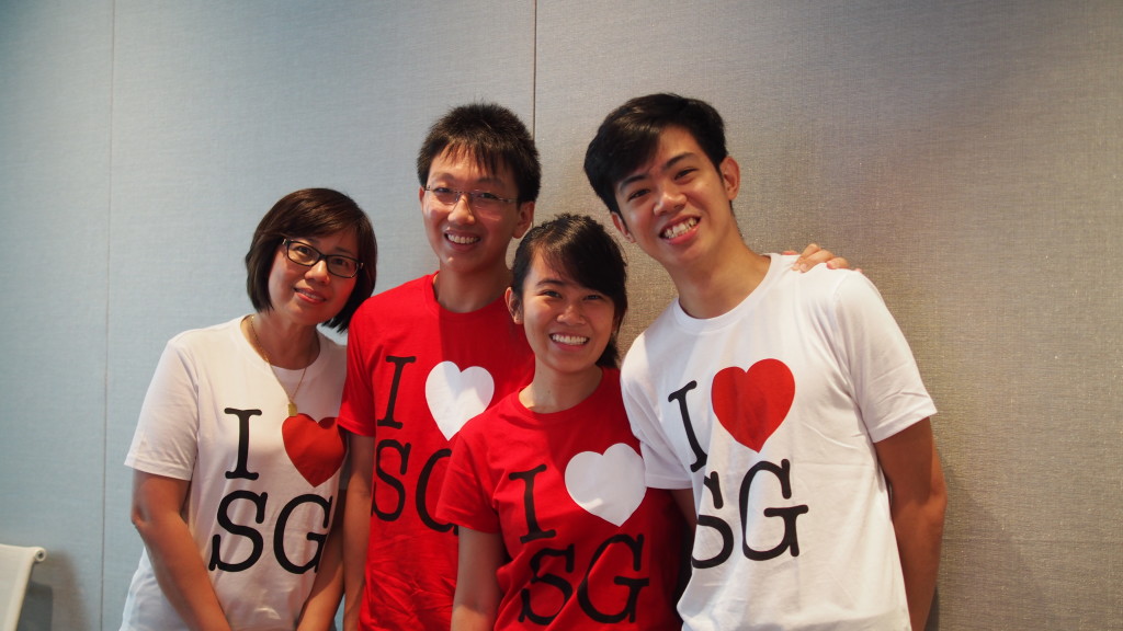 Zhi Wen and her family.