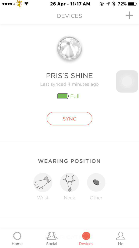 The Swarovski Shine battery does not need charging.