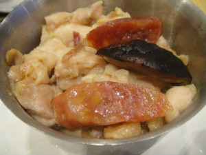 Rice with chicken, sausage and mushroom.