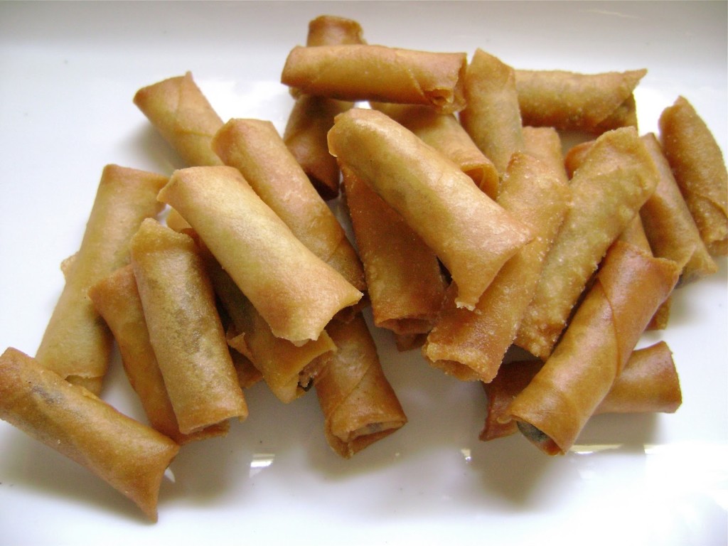 These shrimp rolls can be very addictive. [Photo by belkuek.wordpress.com]