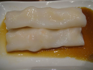 Vermicelli roll with shrimp.